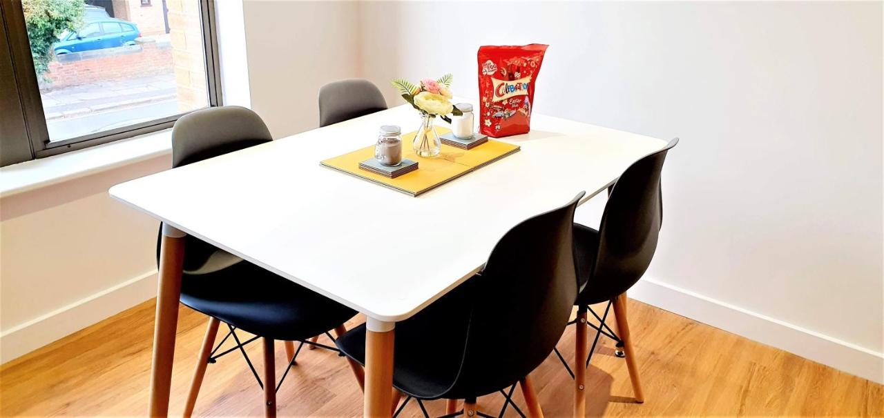 Cliftonville Heights - 2 Bed Home Away From Home 노샘프턴 외부 사진